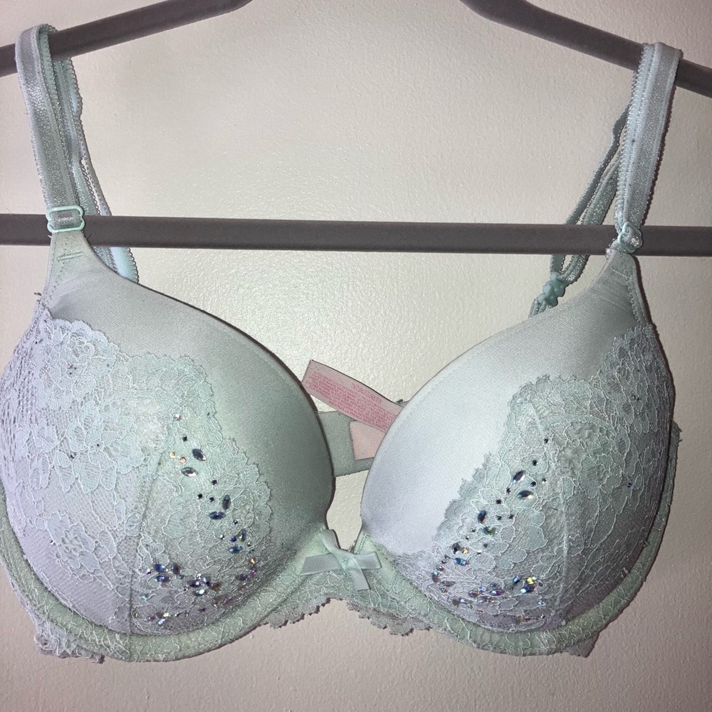 Victoria’s Secret Rhinestones Dream Angels Push Up Bra.